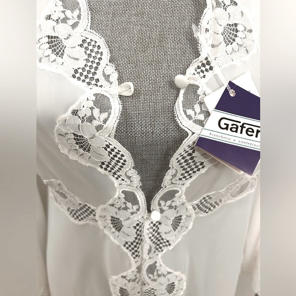 Vintage 1960’s white bridal/maternity shoot/duster robe with lace trim. - Picture 3 of 11